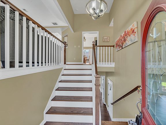 5th image of 6248 Rivervalley Dr