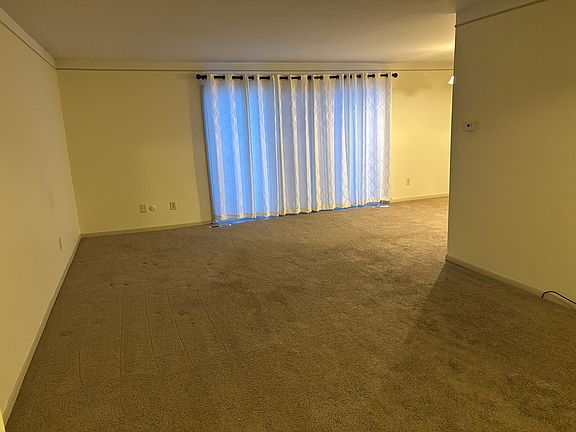 2nd image of 474 Fox Hills Dr N APT 4