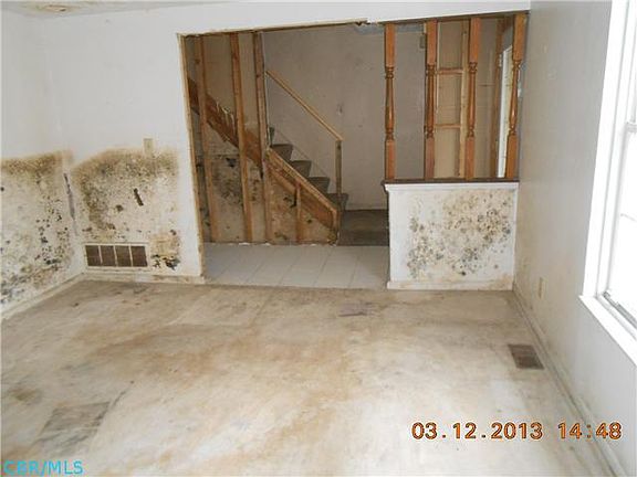 2nd image of 2712 Clubhouse Dr