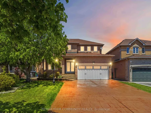 153 Bristol Rd E, Mississauga, ON L4Z 3V3