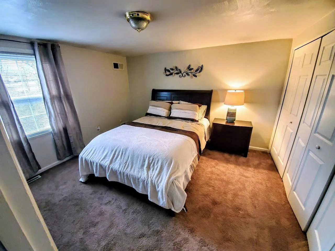 128 Baun Dr photo 1
