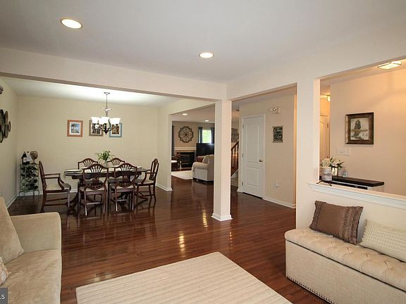 4th image of 199 Gleneagles Ct