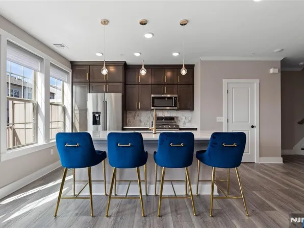 81 Arnold Dr #5804, Wood Ridge, NJ 07075