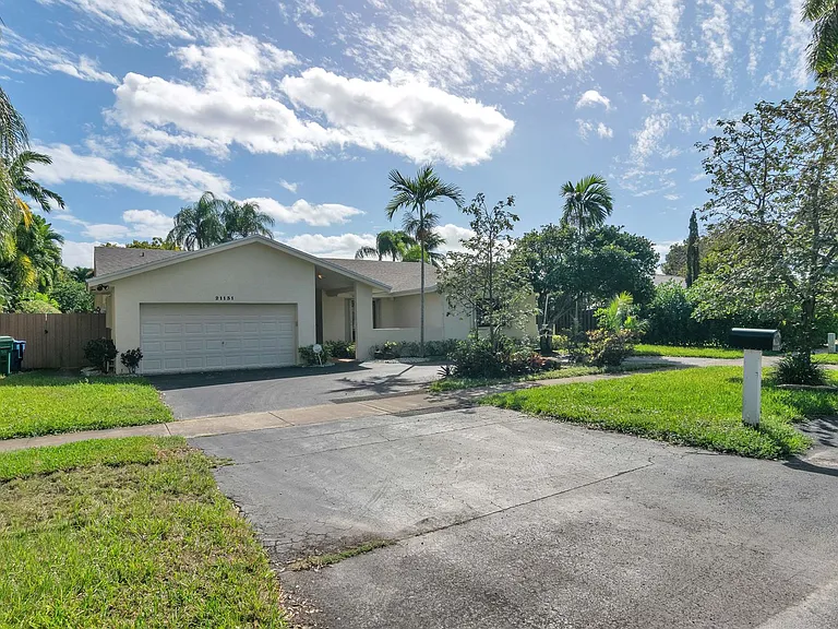 21131 Highland Lakes Blvd — Photo 1