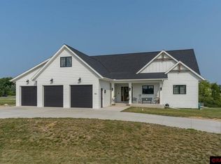 100 Butler Falls Rd, Mankato, MN 56001