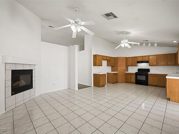 3rd image of 3641 Yorba Linda Dr