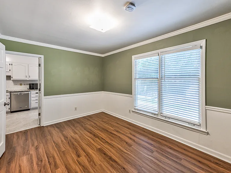 1369 E Rock Springs Rd NE — Photo 14