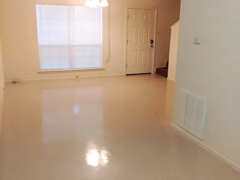 202 Concord St — Photo 2