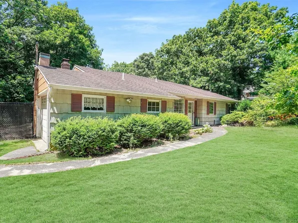 556 Bicycle Path, Port Jefferson Station, NY 11776