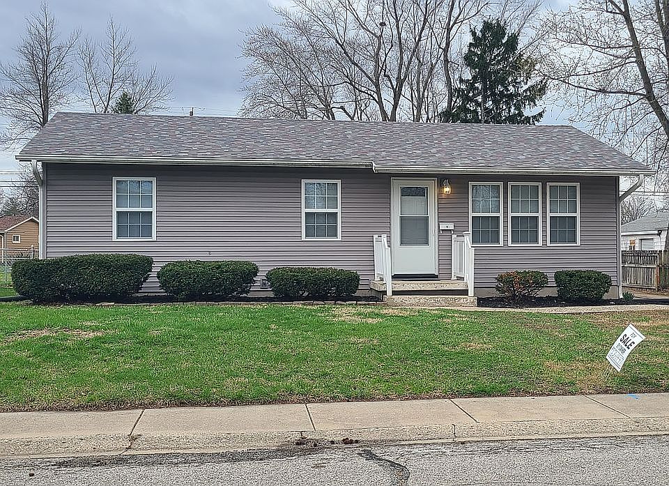 1st image of 4033 N Cambridge Dr