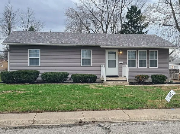 4033 N Cambridge Dr, Decatur, IL 62526