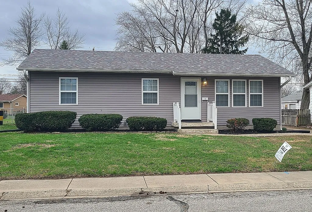 4033 N Cambridge Dr photo 1