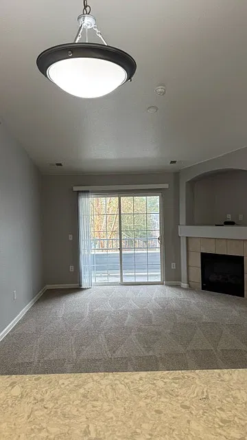 2 bed, 1026 sqft, $2,050 — Photo 2