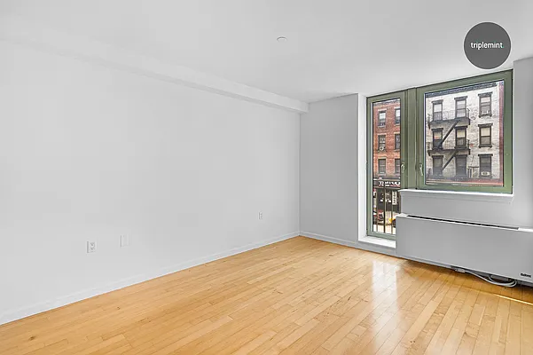 Sold by Triplemint | media 12