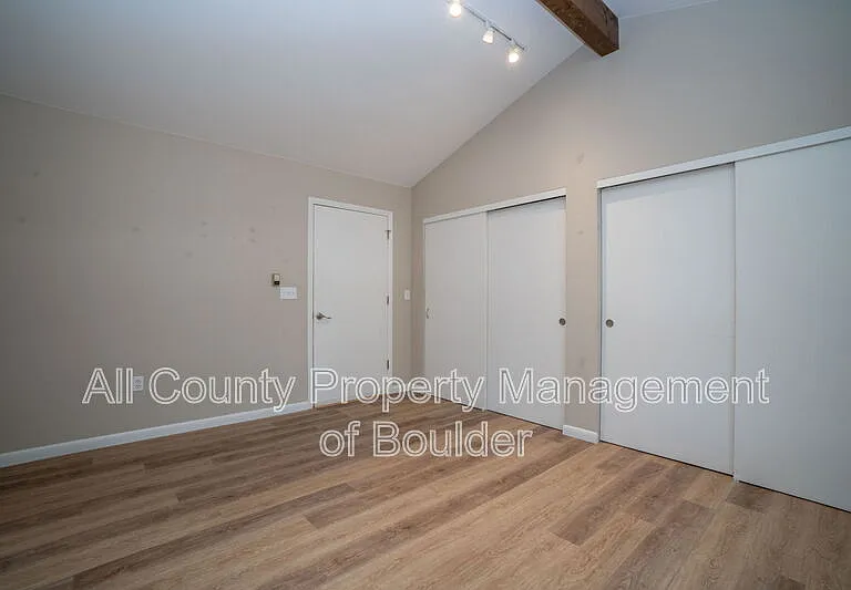 1045 Toedtli Dr — Photo 11