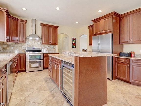 3rd image of 24 Pine Brook Rd