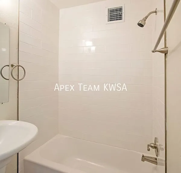 2627 E Grant Rd #8 — Photo 14