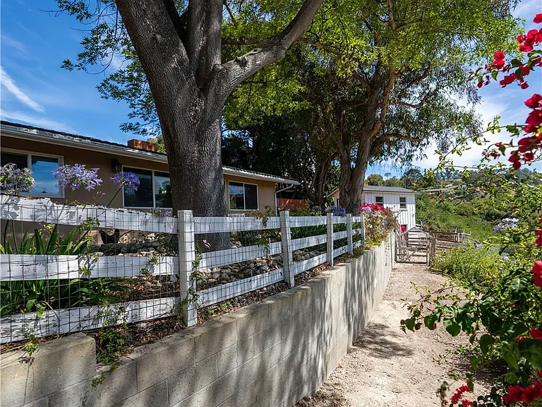 12 Martingale Dr — Photo 38