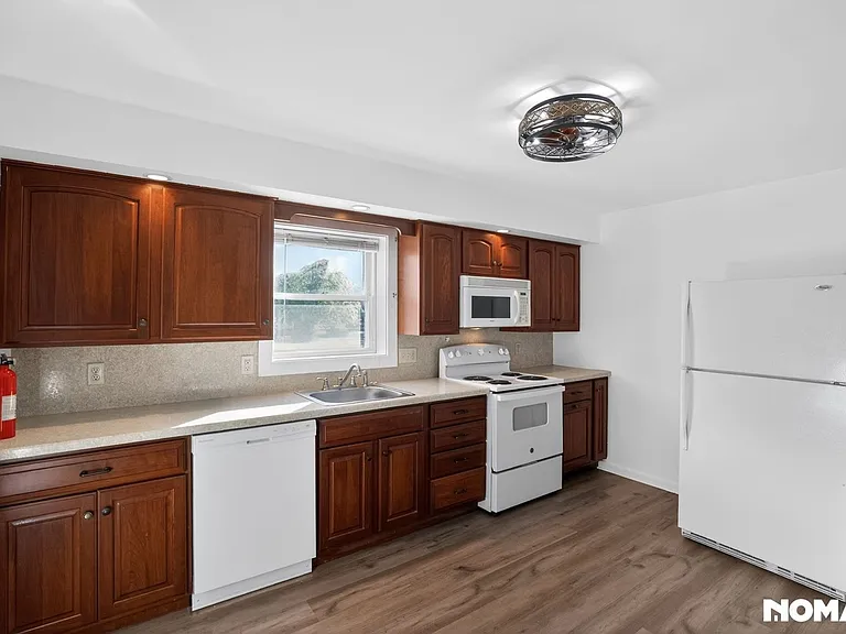 426 Myrtle Ave #A — Photo 4