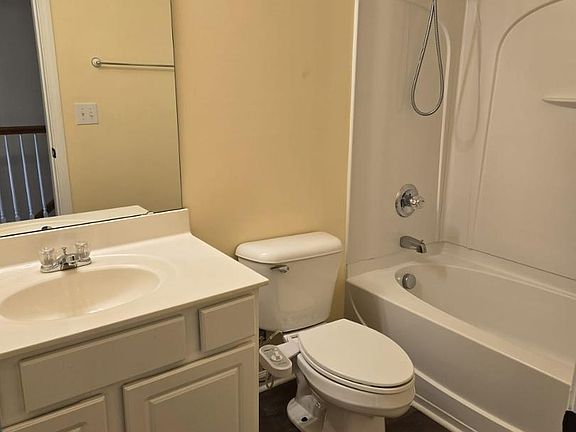 4th image of 120 Linden Park Ln