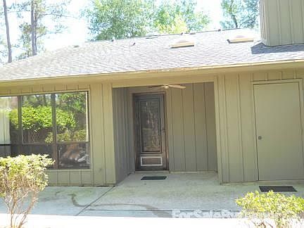 Back of the Condominium
						:
						Storage room on right, Dining room on Left