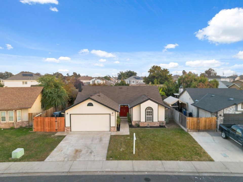 1st image of 592 Hacienda Ave