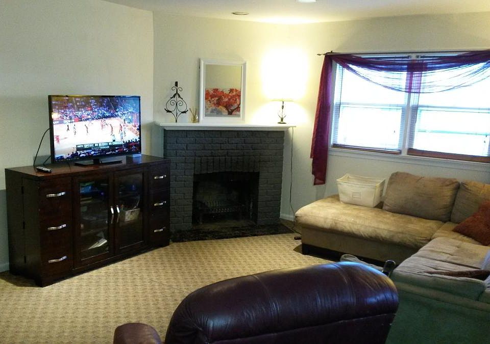 2nd image of 32 Mountain Ave