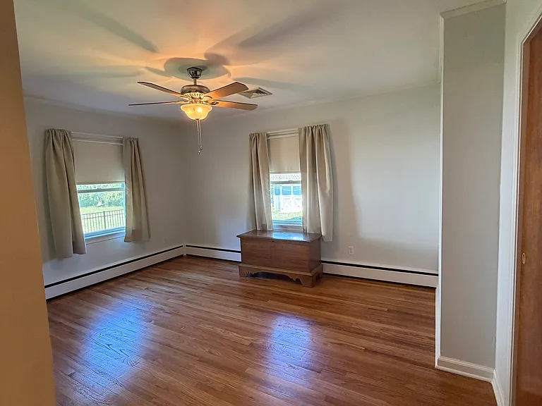 139 S Eastview Ave — Photo 10