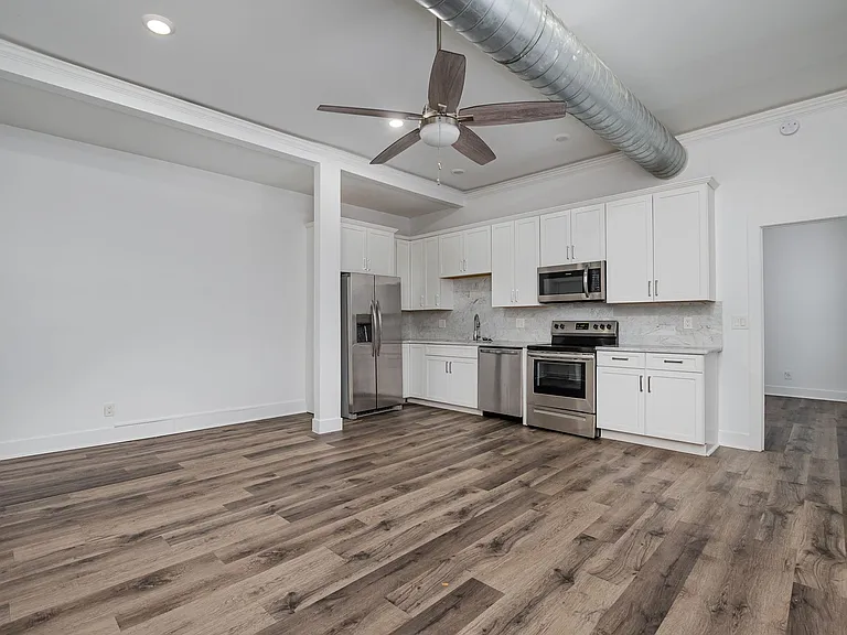 1635 Race St — Photo 3