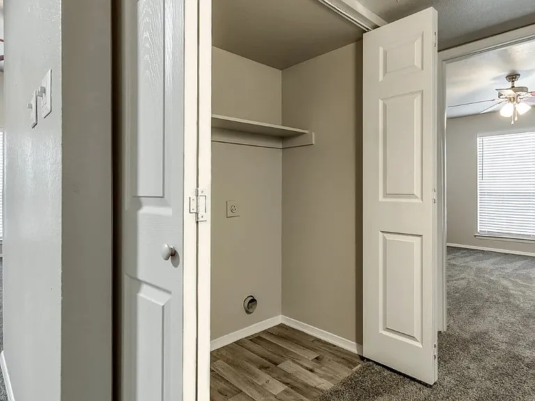 Woodland Oaks Apartments — Photo 18
