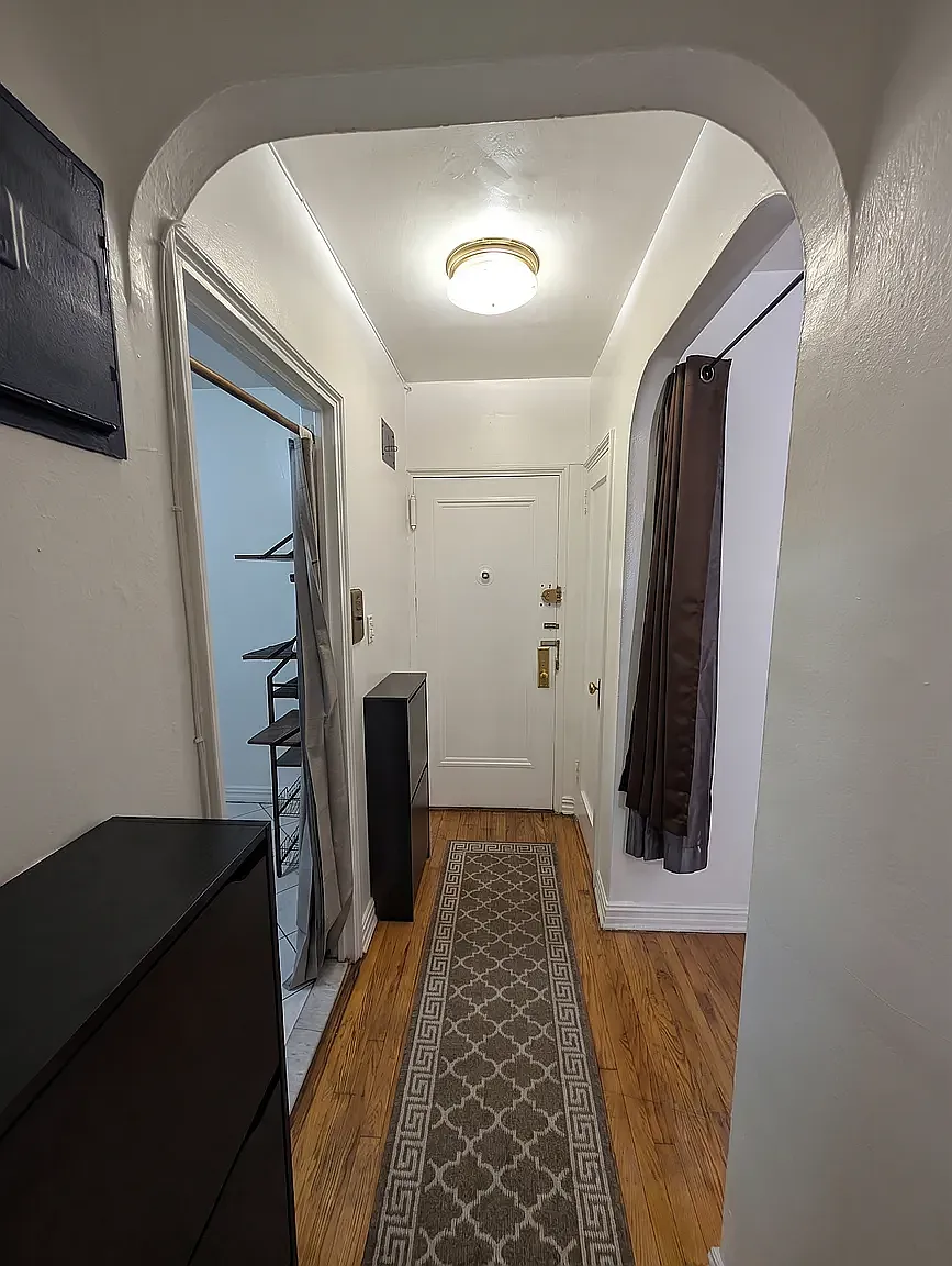 83-06 Vietor Avenue — Photo 2