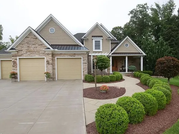 70 White Oak Ct, Canfield, OH 44406