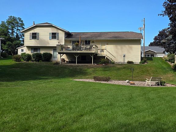 2nd image of 724 Well St