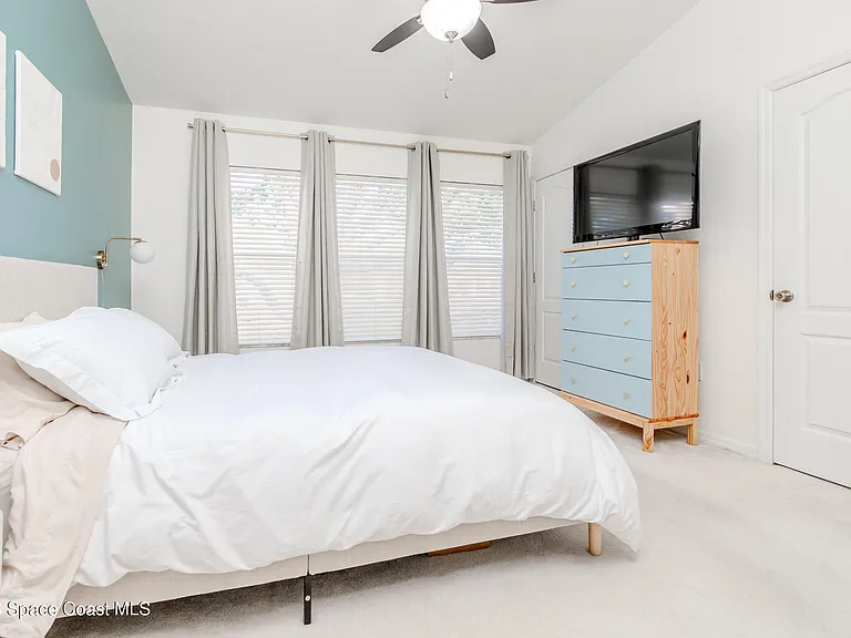1390 Hampton Park Ln — Photo 15