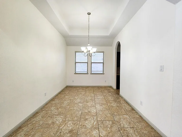 4515 Greenleaf Dr — Photo 5