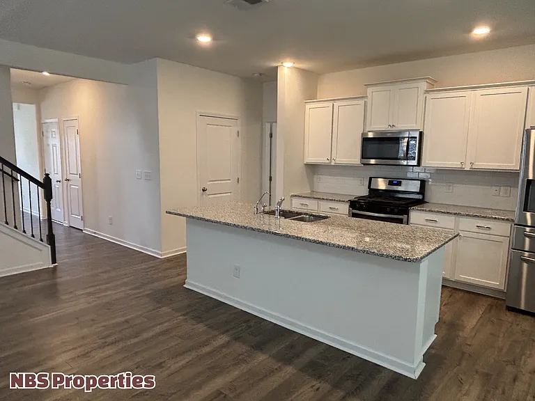 2830 Red Barn Rd — Photo 2
