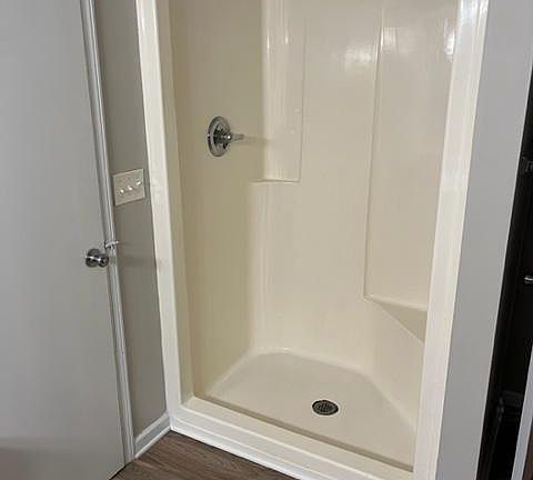 4th image of 560 Northgate Dr