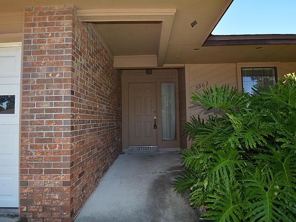 2nd image of 3962 Hollows Dr