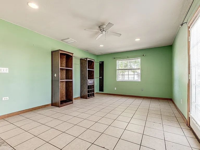 20961 Holden St — Photo 18