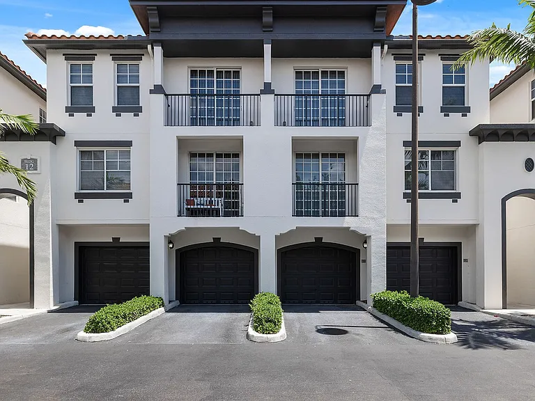 Bell Miramar Place — Photo 67