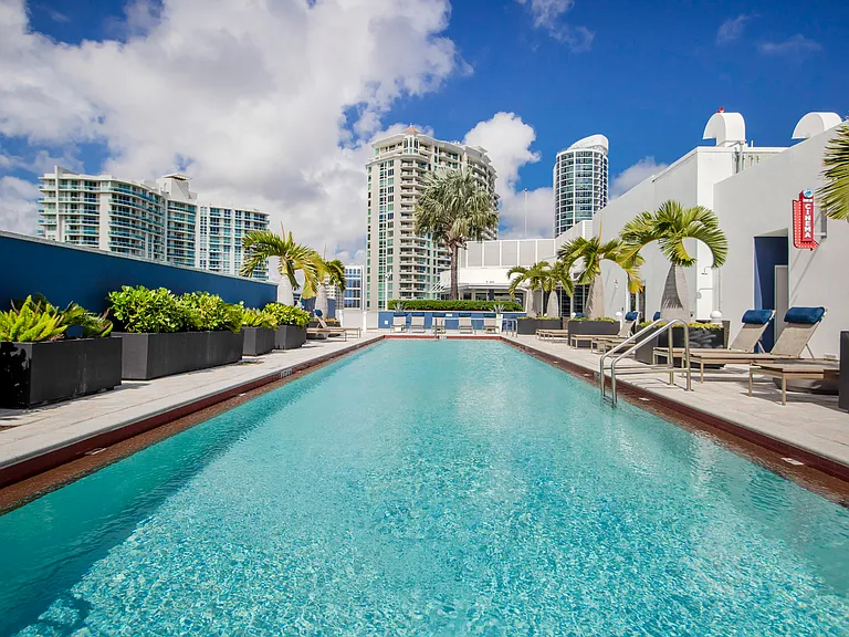 High Rise luxury rental apartments overlooking the New River in Fort Lauderdale, Florida near Las Olas Blvd.