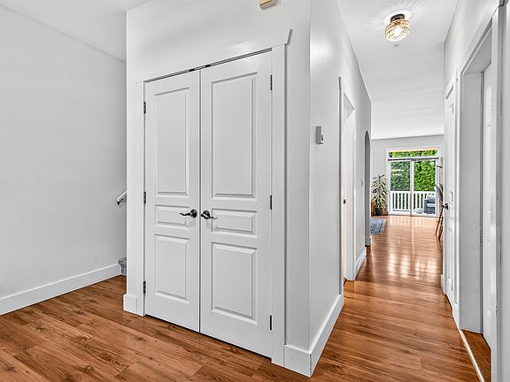 5th image of 809 North Rd #4
