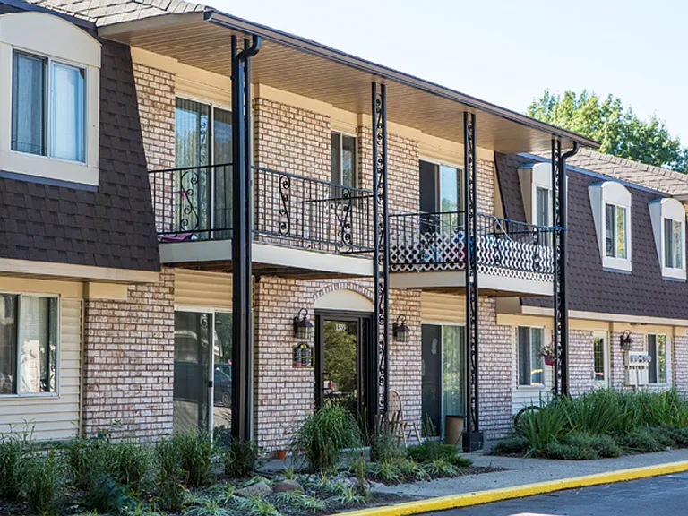 Avalon Woods Apartment Homes — Photo 8
