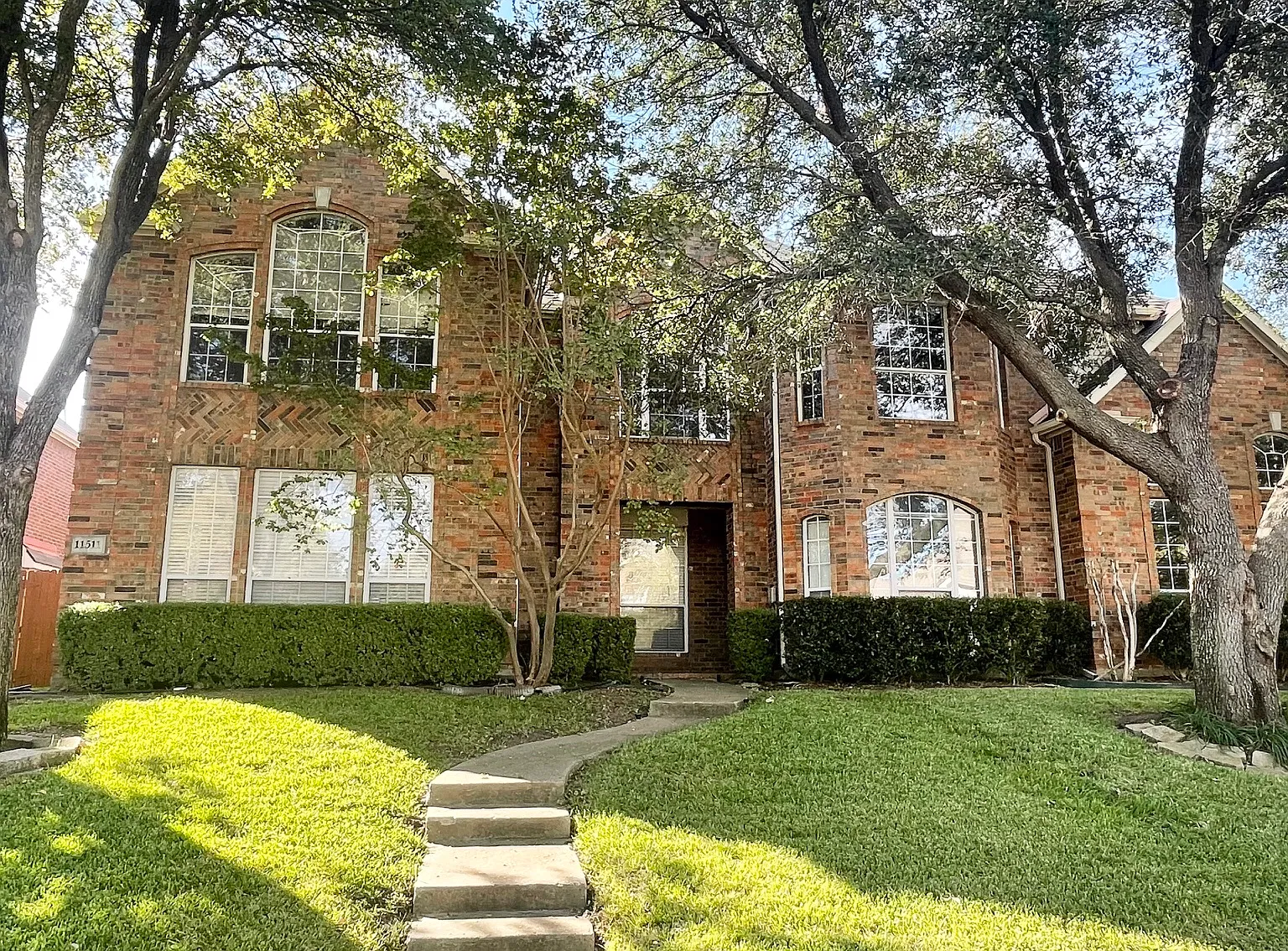 4 bed, 2.5 bath, 2374 sqft, $2,495 — Photo 1