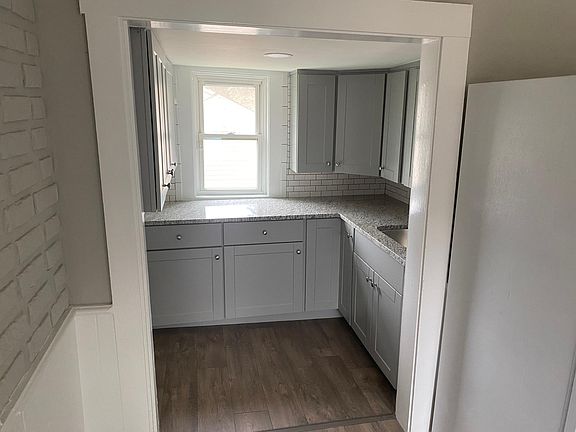 Kitchen pic 2