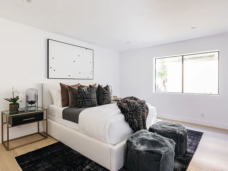 7866 1/2 Fareholm Dr — Photo 18