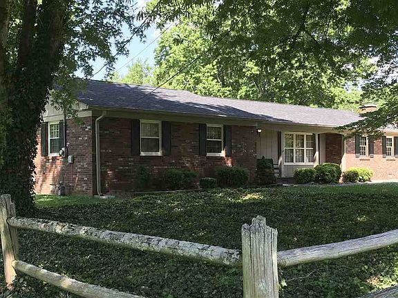 4th image of 505 Grand Dr NE