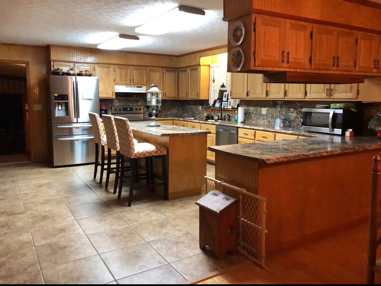 3 bed, 3000 sqft, $2,200 — Photo 2