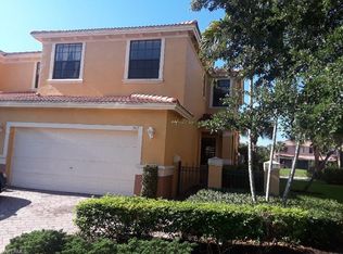 7565 Bristol Cir, Naples, FL 34120