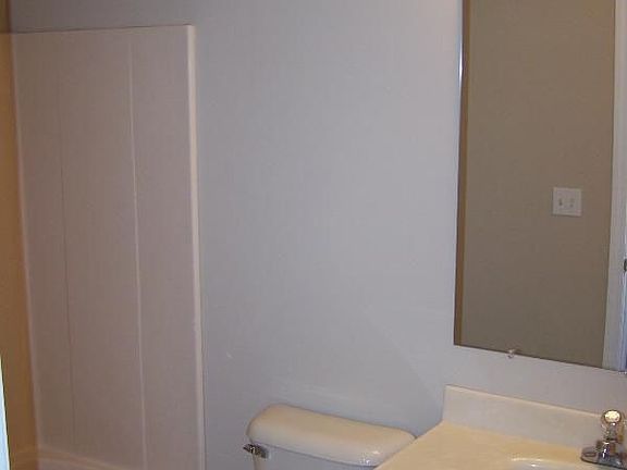 3rd image of 176 Garfield Ave